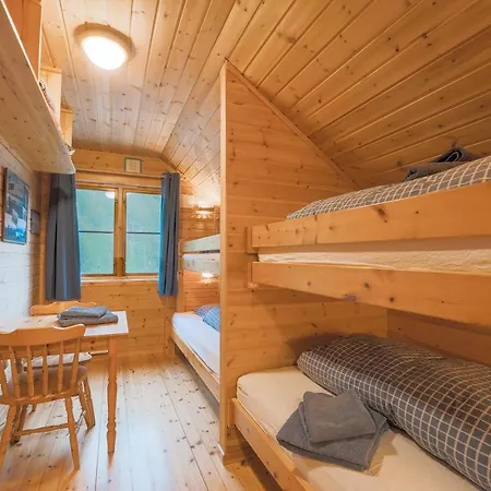 Guesthouse / Huskyfarm Innset Exterior photo