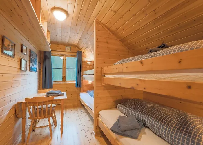 Guesthouse / Huskyfarm Innset